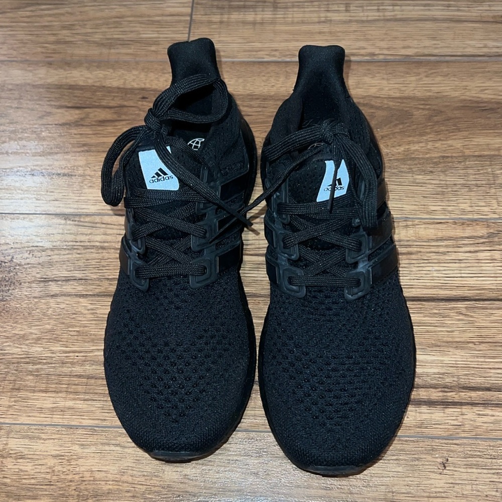 Adidas ultra boosts size 7 w